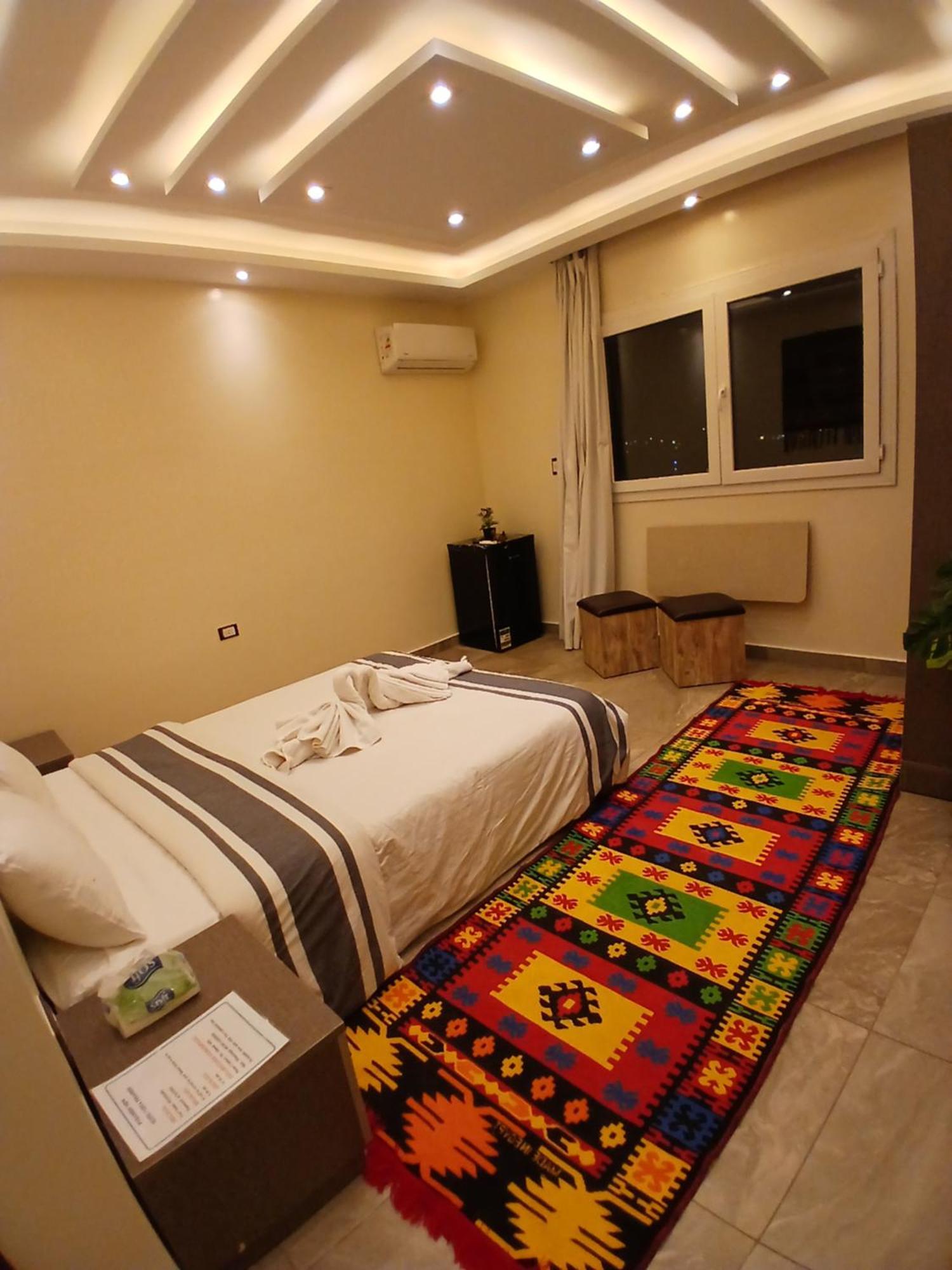 Pyramids View Suite/Vista Piramidi Káhira Pokoj fotografie